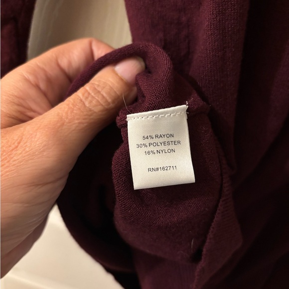 Love Ellie Women's Burgundy Crisscross in Back Sweater Medium - Picture 8 of 8